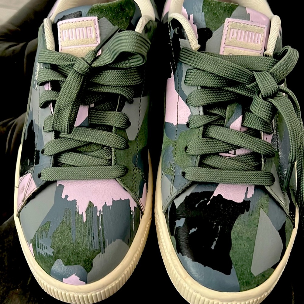 Puma Suede size 9 green and pink camouflage sneakers worn twice